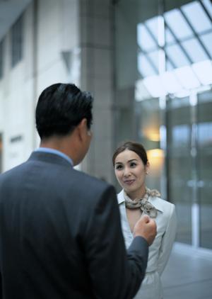 縁起のいい白蛇革財布を取り扱うONE SENSE